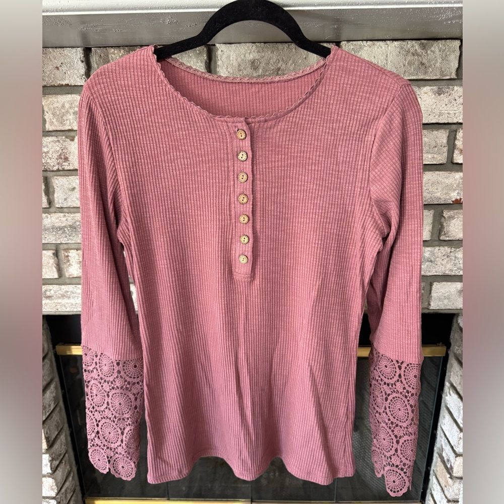 Lace sleeve tee - Picture 4 of 8